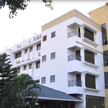 Gayathri Hotels Tirupur Dış mekan fotoğraf