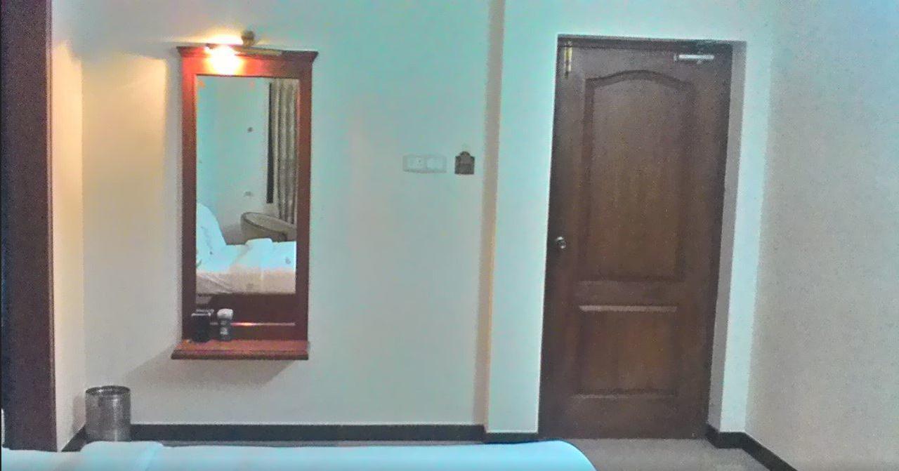 Gayathri Hotels Tirupur Dış mekan fotoğraf