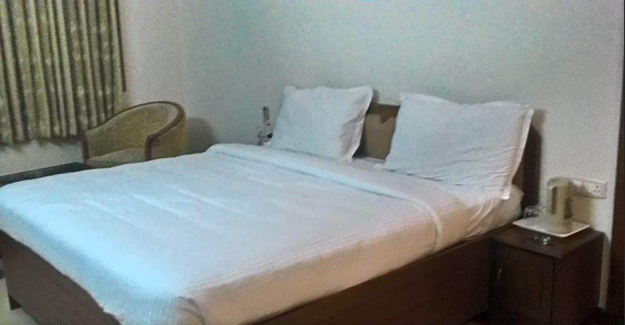 Gayathri Hotels Tirupur Dış mekan fotoğraf